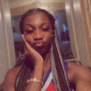 Meet your Posher, Makayla